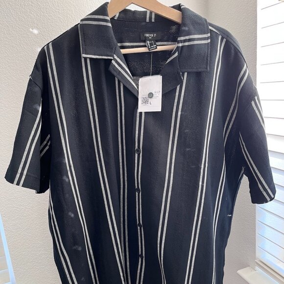 Forever 21 Men’s Black Striped Button Up Shirt – Size L – New With Tag - Picture 2 of 6
